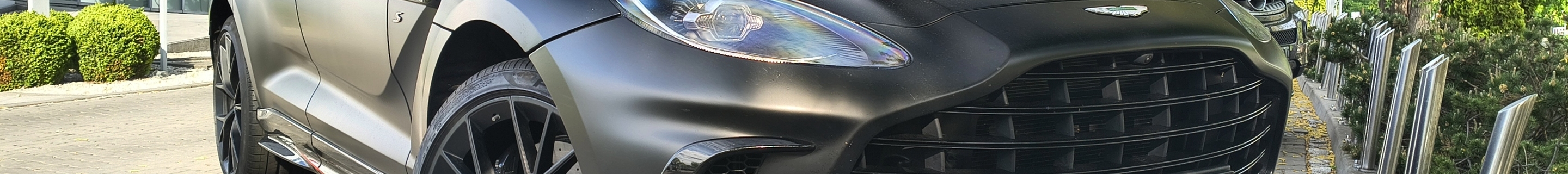 Aston Martin DBX S