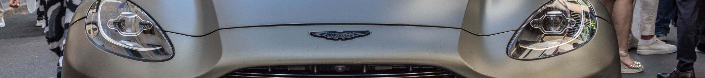 Aston Martin DBX707
