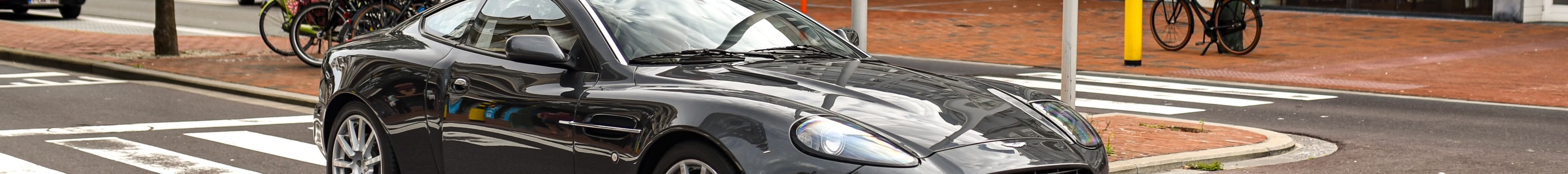 Aston Martin Vanquish S