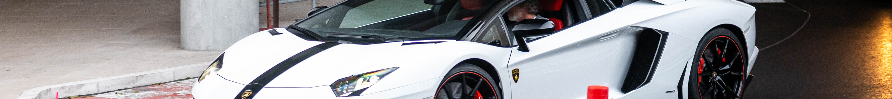 Lamborghini Aventador LP700-4 Roadster