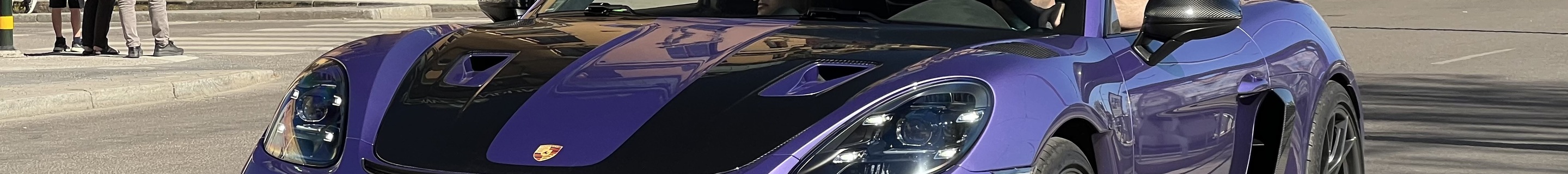 Porsche 718 Cayman GT4 RS Weissach Package