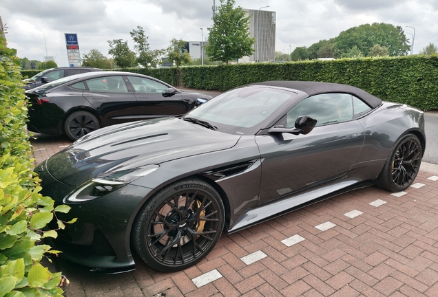 Aston Martin DB12 Volante