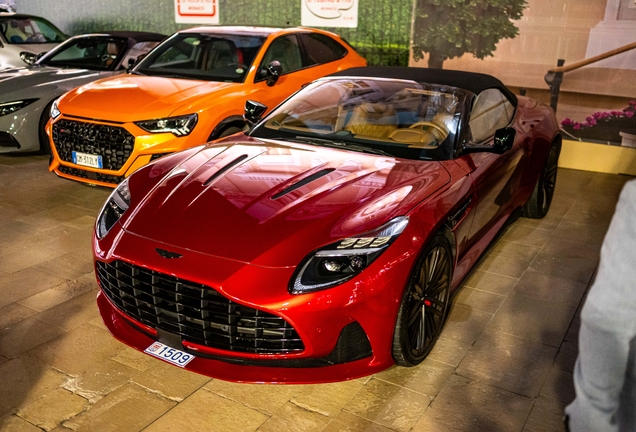 Aston Martin DB12 Volante