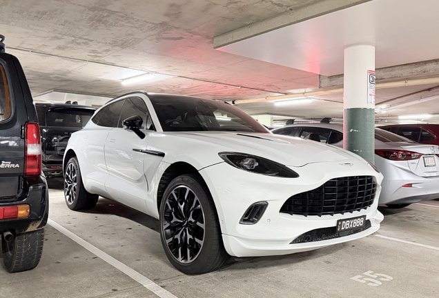 Aston Martin DBX