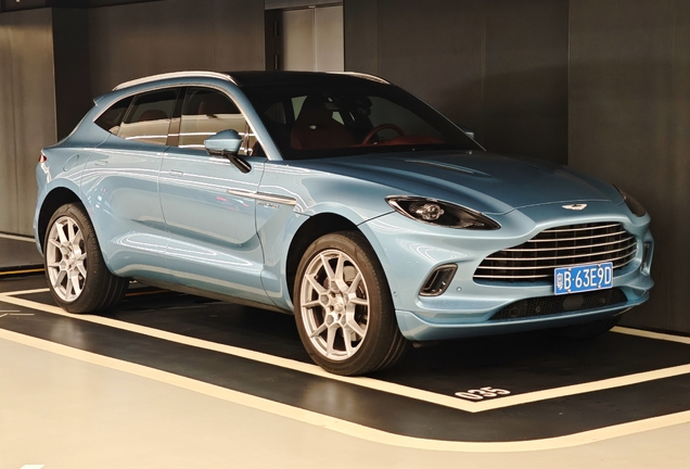 Aston Martin DBX Straight-Six