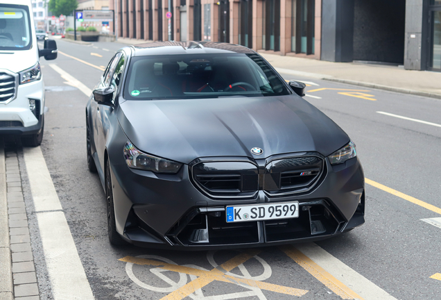 BMW M5 G90