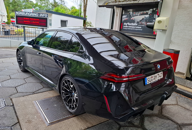 BMW M5 G90