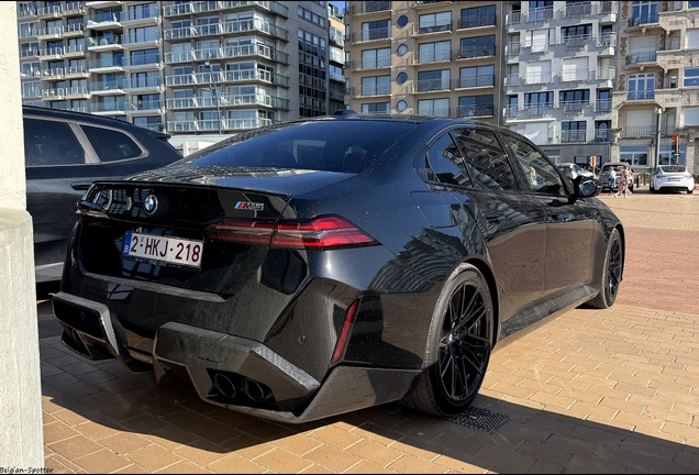 BMW M5 G90