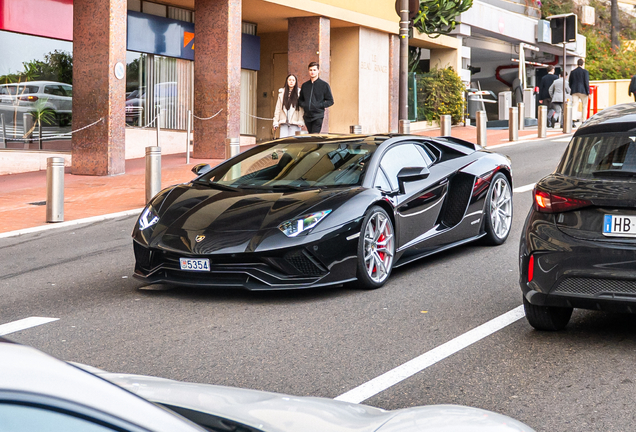 Lamborghini Aventador S LP740-4