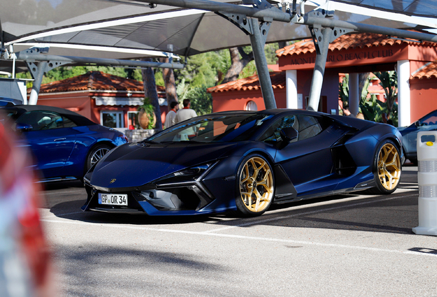 Lamborghini Revuelto