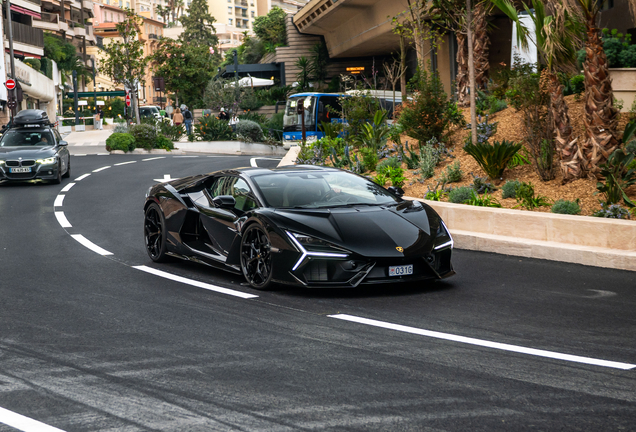 Lamborghini Revuelto