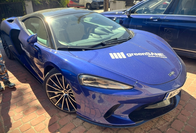 McLaren GT