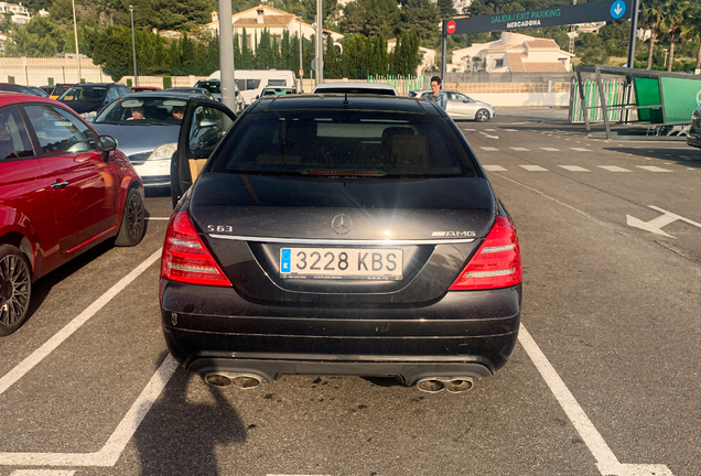 Mercedes-Benz S 63 AMG W221