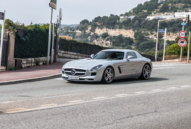 Mercedes-Benz SLS AMG