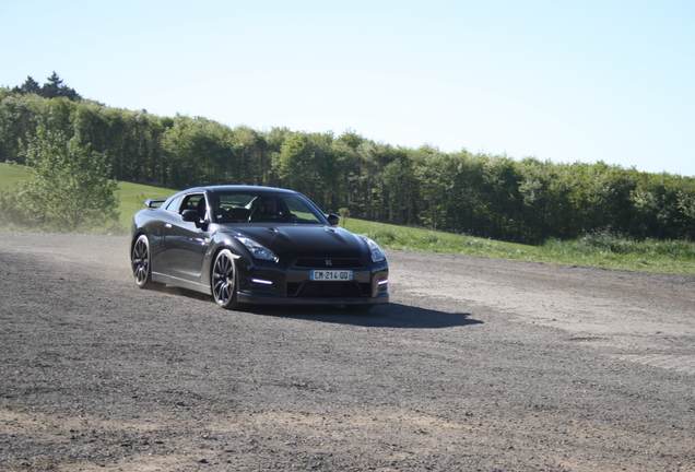 Nissan GT-R 2011