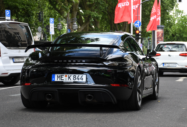 Porsche 718 Cayman GT4