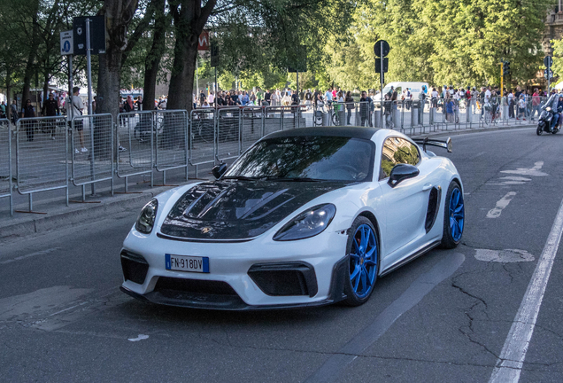 Porsche 718 Cayman GT4 RS