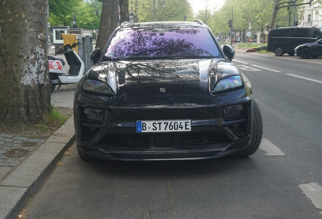Porsche Macan EV Turbo
