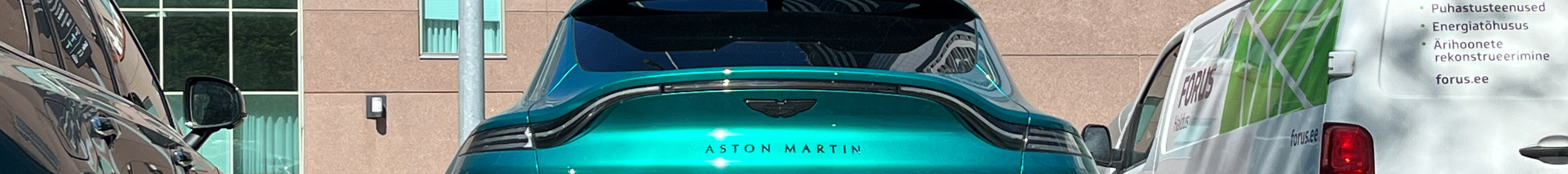 Aston Martin DBX707