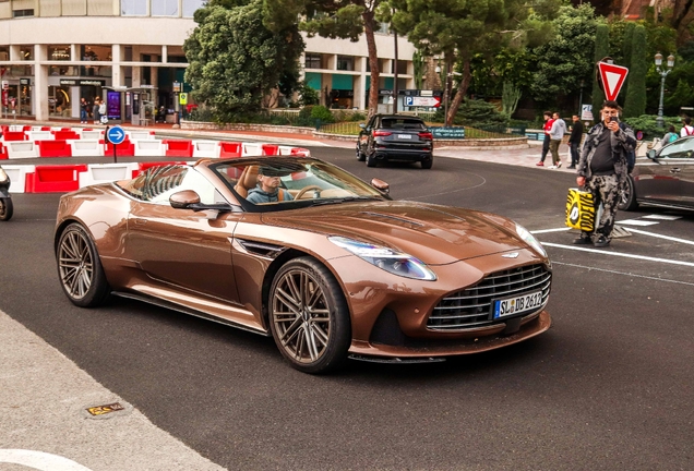 Aston Martin DB12 Volante