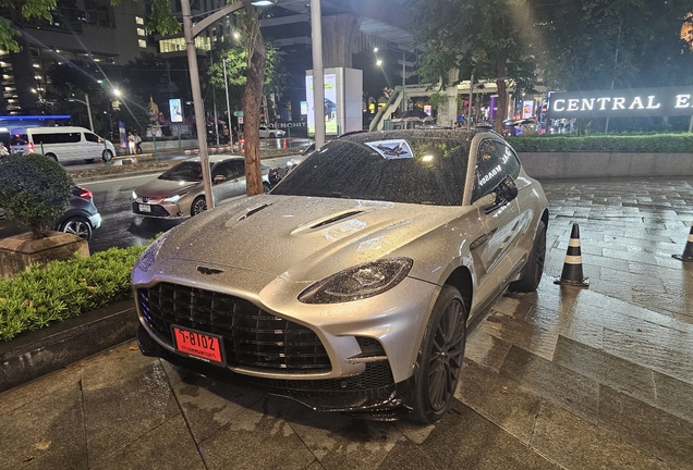 Aston Martin DBX707