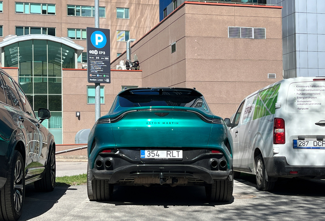 Aston Martin DBX707