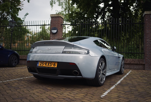 Aston Martin V12 Vantage