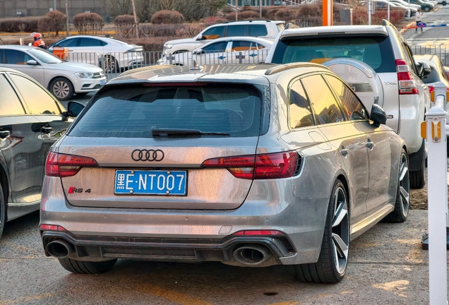 Audi RS4 Avant B9
