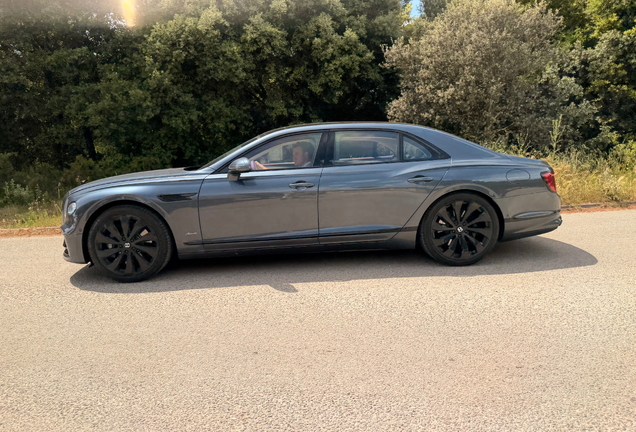 Bentley Flying Spur Hybrid Azure