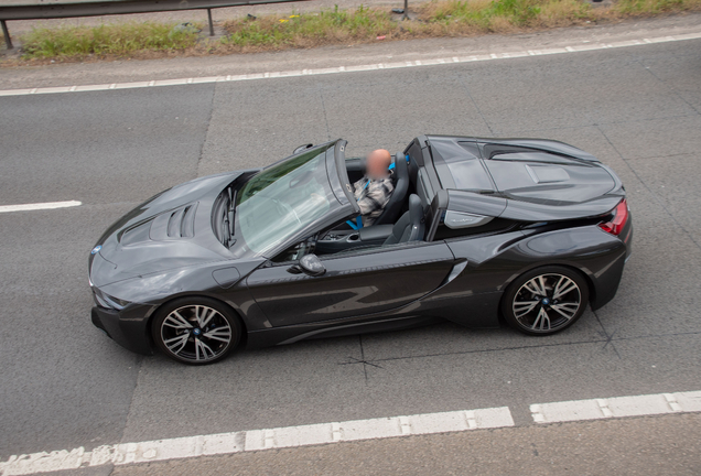 BMW i8 Roadster