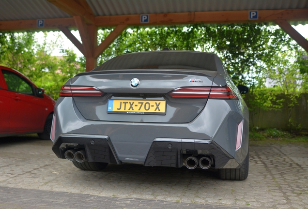 BMW M5 G90