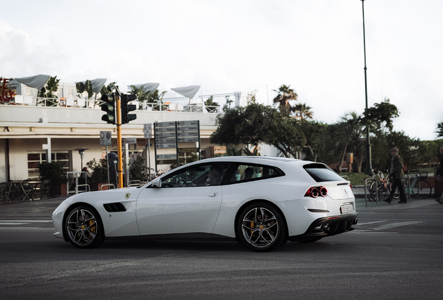 Ferrari FF