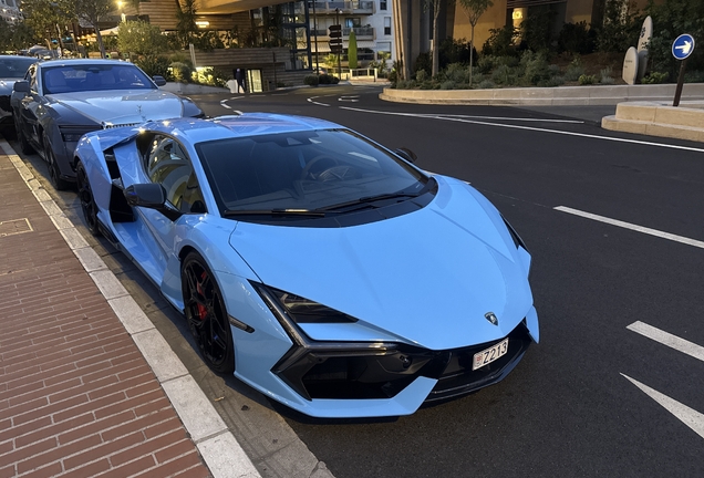 Lamborghini Revuelto