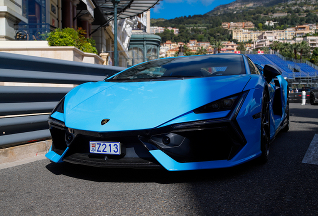 Lamborghini Revuelto