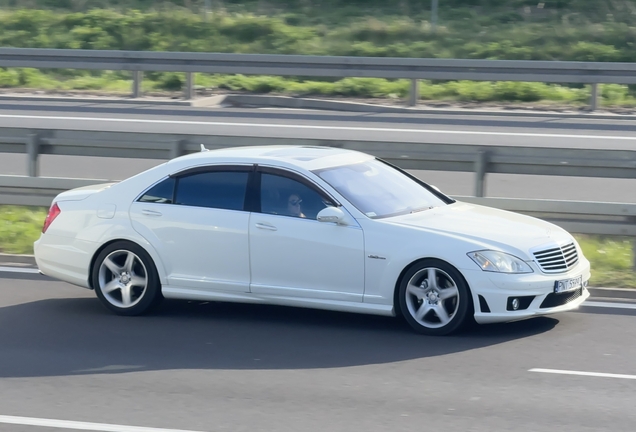Mercedes-Benz S 63 AMG W221