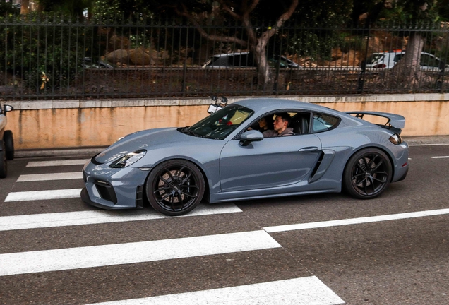 Porsche 718 Cayman GT4