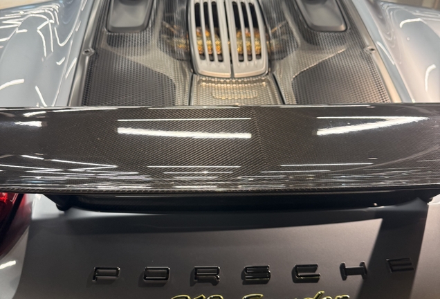 Porsche 918 Spyder Weissach Package