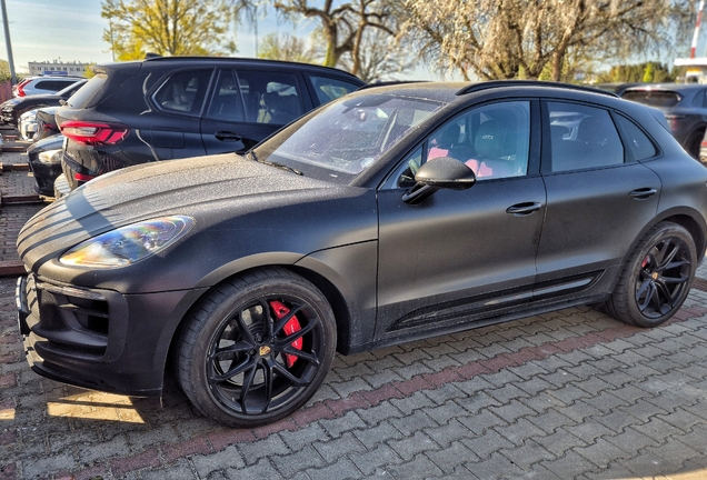 Porsche 95B Macan GTS MkIII