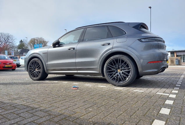 Porsche 9YA Cayenne Turbo E-Hybrid