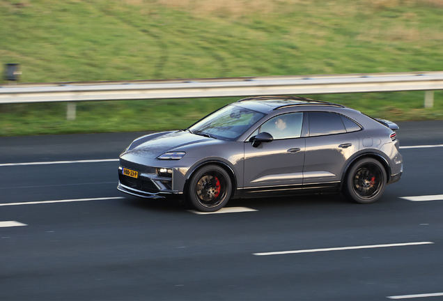 Porsche Macan EV Turbo