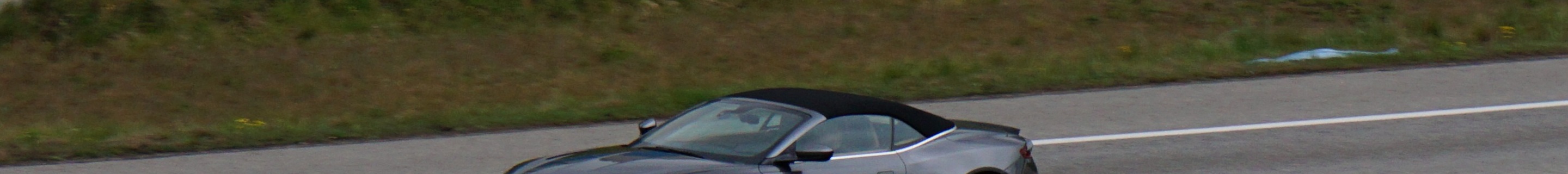 Aston Martin DB11 V8 Volante