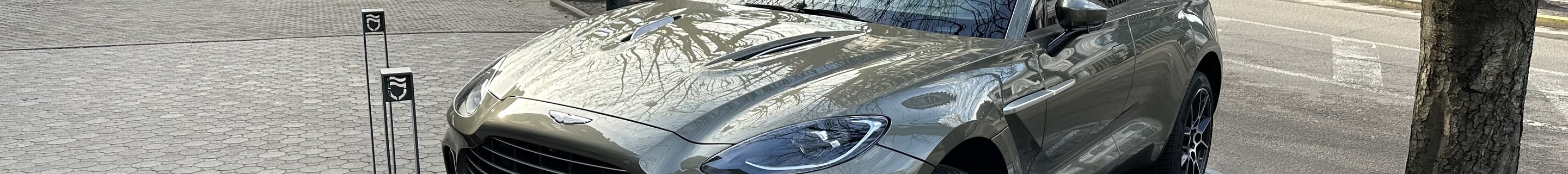 Aston Martin DBX