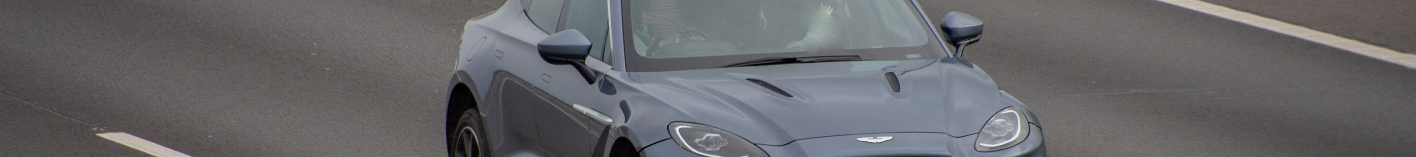 Aston Martin DBX