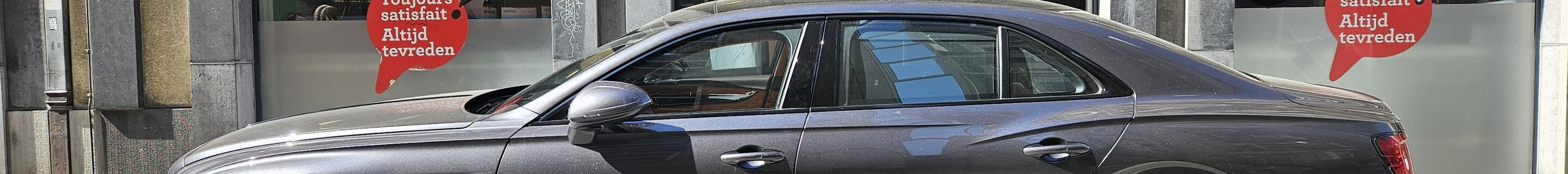 Bentley Flying Spur Azure 2025