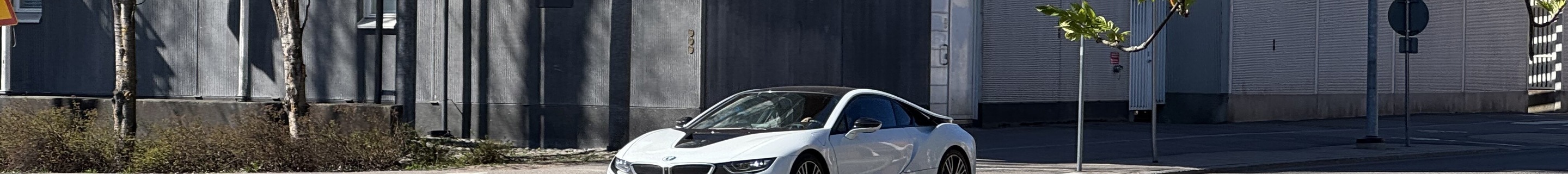 BMW i8