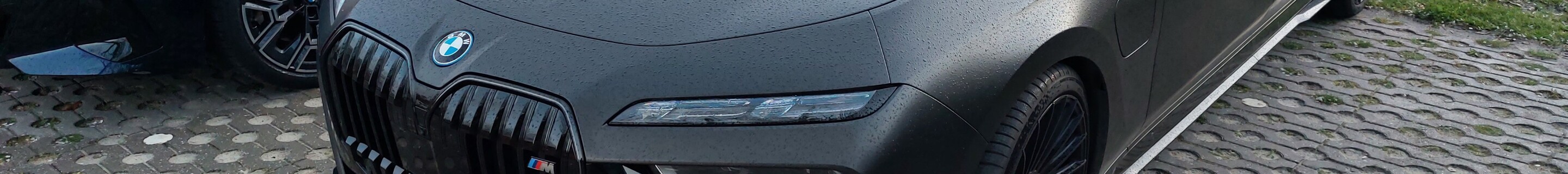 BMW M760e xDrive