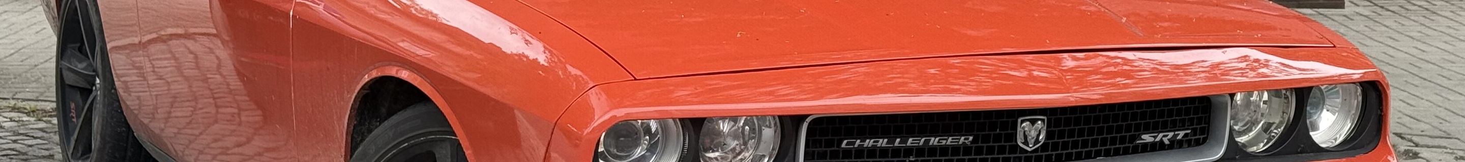 Dodge Challenger SRT-8
