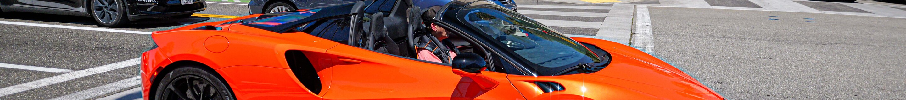 McLaren Artura Spider