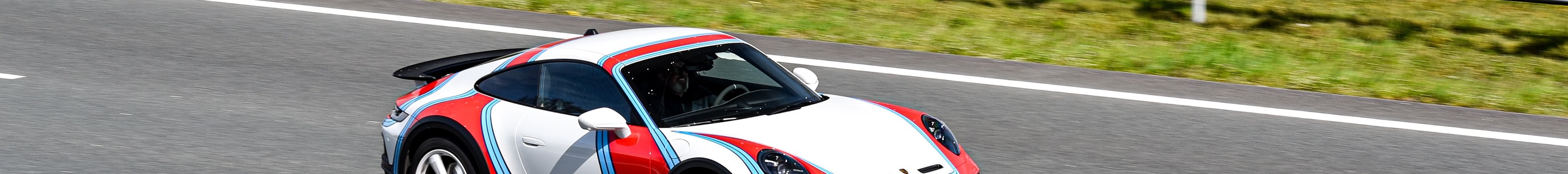 Porsche 992 Dakar