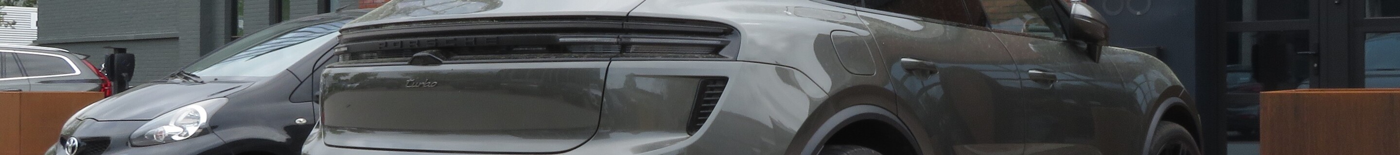 Porsche Macan EV Turbo
